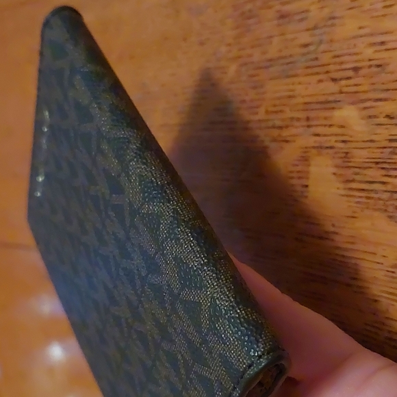 NWOT Michael Kors Jet Set Passport/wallet - Picture 11 of 13